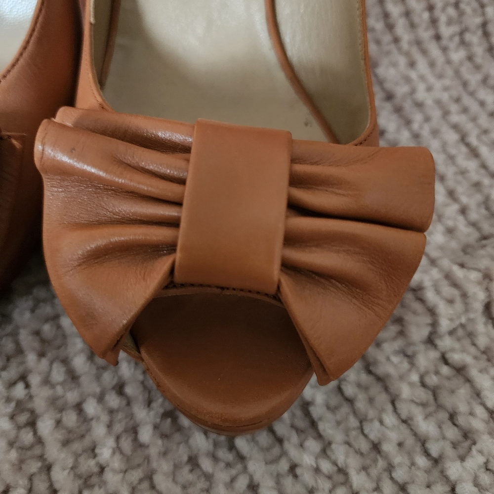 Valentino Garavani Tan Peep-Toe Heels - Picture 4 of 10